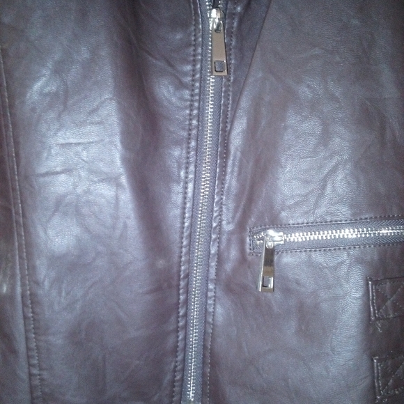 Women's Jacket - Picture 9 of 13
